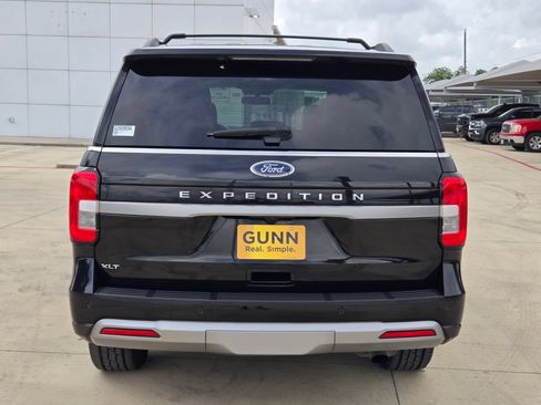 Used 2024 Ford Expedition XLT AWD/4WD image 6