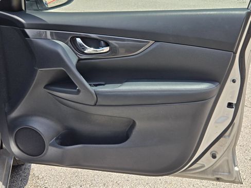 Used 2019 Nissan Rogue SV FWD image 28
