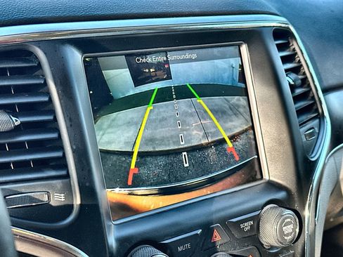 Used 2018 Jeep Grand Cherokee Limited w/ Trailer Tow Group IV image 27