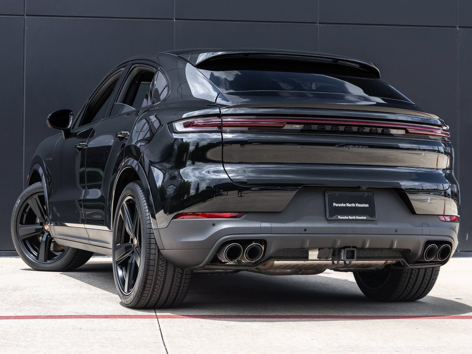 Certified 2025 Porsche Cayenne E-Hybrid Coupe AWD/4WD image 3