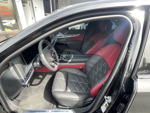 Used 2025 BMW 740i RWD image 30