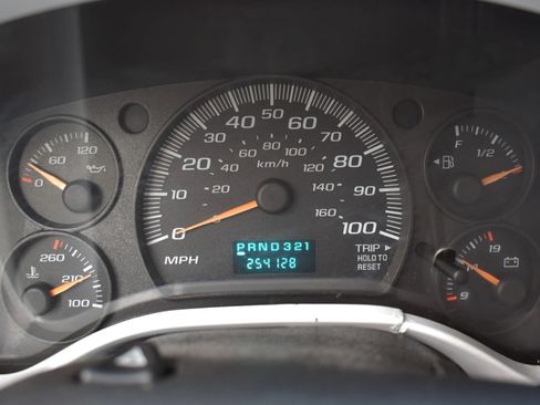 Used 2006 Chevrolet Express 3500 RWD image 54