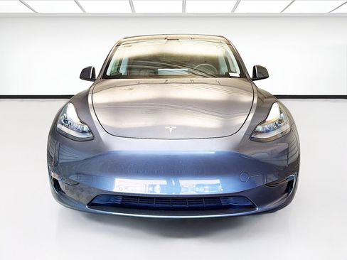 Used 2022 Tesla Model Y Long Range AWD/4WD image 2