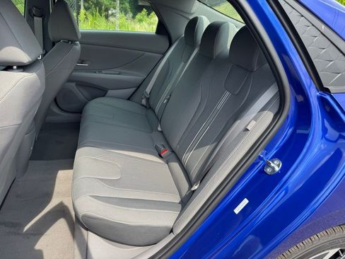 Used 2025 Hyundai Elantra Sport image 17