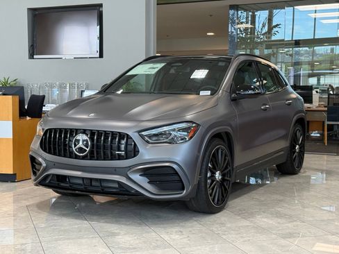 Used 2025 Mercedes-Benz GLA 35 AMG 4MATIC image 2
