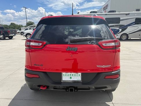 Used 2018 Jeep Cherokee Trailhawk w/ Comfort/Convenience Group AWD/4WD image 4