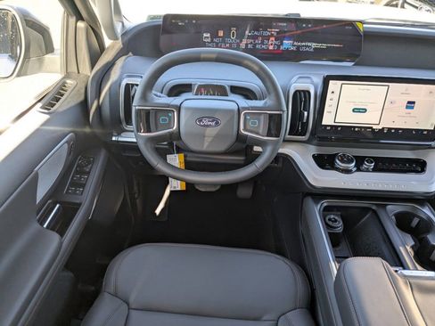 New 2025 Ford Expedition Max Active image 17