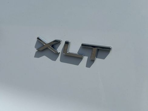 Used 2023 Ford Transit 350 XLT RWD image 10