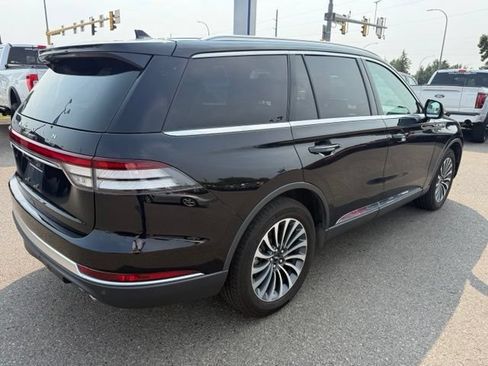 Used 2024 Lincoln Aviator AWD w/ Premium Package image 10