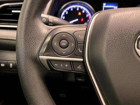 Used 2022 Toyota Camry LE w/ Convenience Package image 17