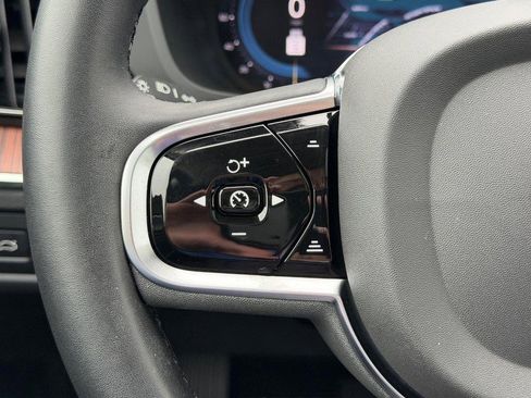 Certified 2023 Volvo XC60 B5 Ultimate w/ Climate Package AWD/4WD image 18