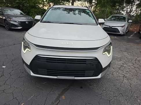 Used 2025 Kia Niro LX FWD image 2