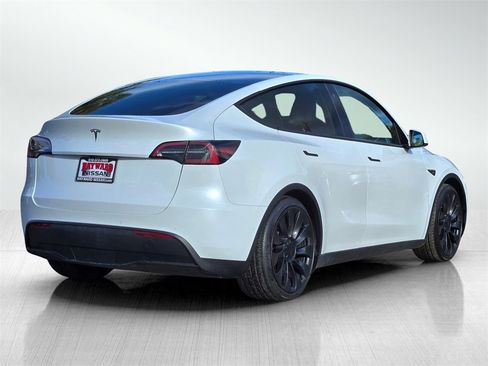 Used 2023 Tesla Model Y Long Range image 4