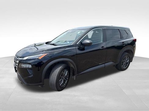 Certified 2025 Nissan Rogue S FWD image 4