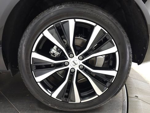 Certified 2025 Volvo XC60 B5 Plus AWD/4WD image 12