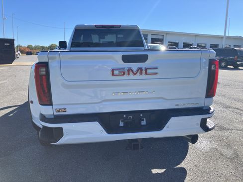 New 2026 GMC Sierra 3500 Denali w/ Denali Reserve Package image 7
