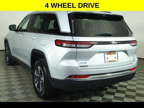 Used 2022 Jeep Grand Cherokee Limited 4xe w/ Luxury Tech Group II AWD/4WD image 6