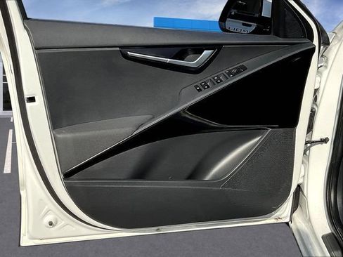 Used 2024 Kia Niro Wind FWD image 22