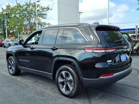 Used 2022 Jeep Grand Cherokee Limited 4xe w/ Luxury Tech Group II AWD/4WD image 8