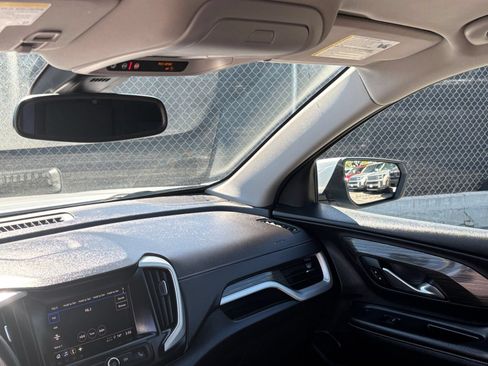 Used 2024 GMC Terrain SLE FWD image 35