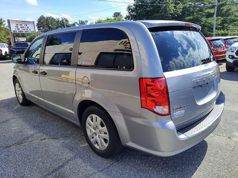Used 2019 Dodge Grand Caravan SE FWD image 6