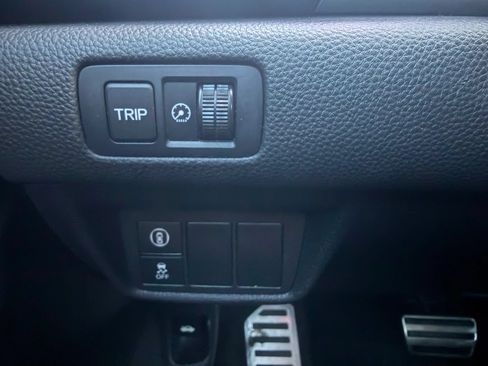 Used 2018 Honda Accord Sport image 17