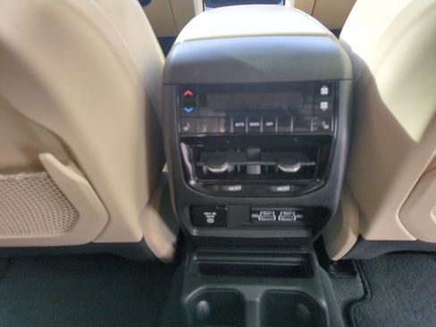 Used 2022 Jeep Grand Cherokee L Limited image 28