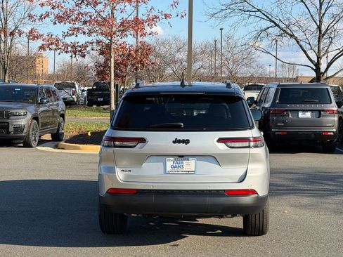 New 2025 Jeep Grand Cherokee L Limited image 8