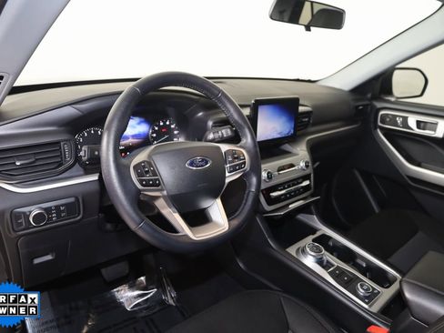 Used 2022 Ford Explorer XLT image 28