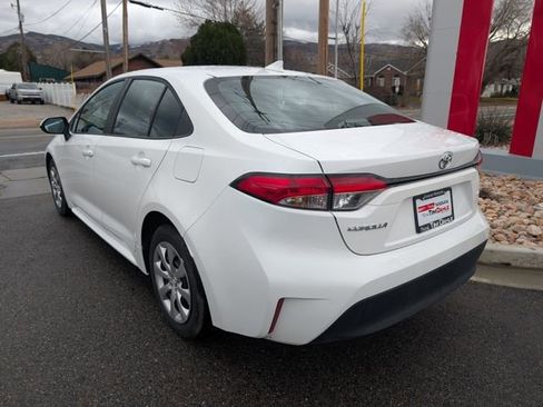 Used 2025 Toyota Corolla LE image 5
