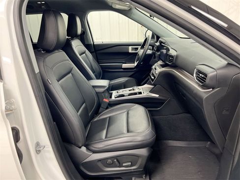 Used 2023 Ford Explorer XLT w/ Equipment Group 202A image 21