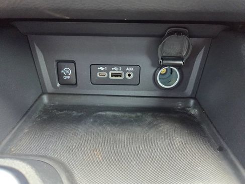 Used 2025 Nissan Sentra SV w/ All-Weather Package FWD image 17