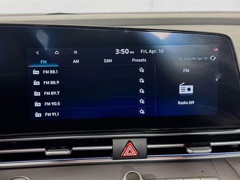 Used 2025 Hyundai Elantra SEL image 21