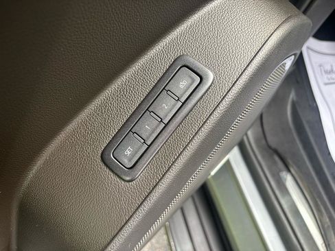 Used 2020 GMC Yukon SLT AWD/4WD image 11