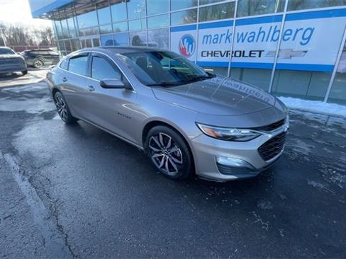 Used 2022 Chevrolet Malibu RS image 2