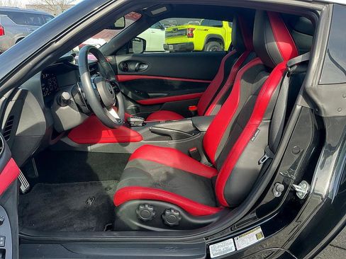 Certified 2024 Nissan Z Performance w/ Floor Mat Package image 12