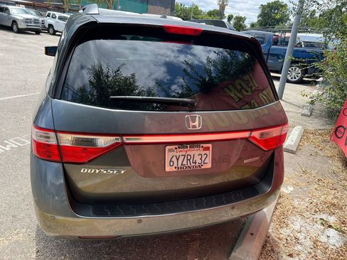 Used 2013 Honda Odyssey Touring image 5
