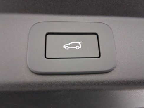 New 2026 Land Rover Range Rover Sport SE image 16