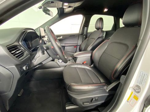 Used 2024 Ford Escape ST-Line image 13