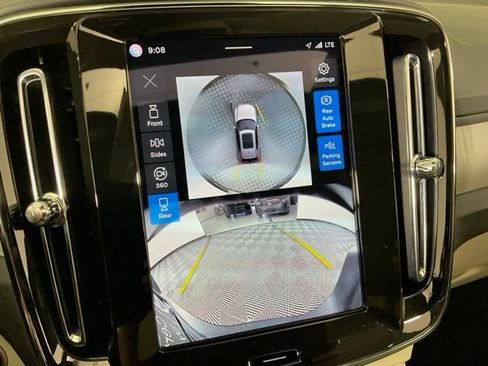 Certified 2025 Volvo XC40 B5 Ultra AWD/4WD image 12