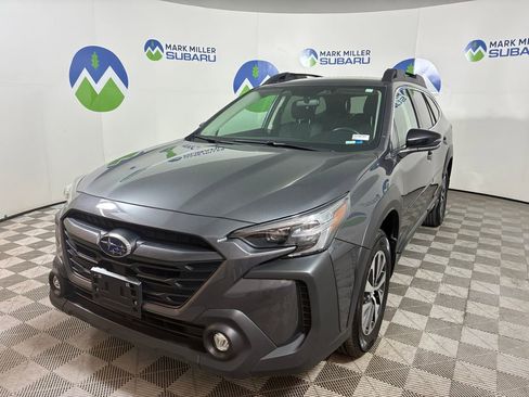 Used 2023 Subaru Outback Premium image 3