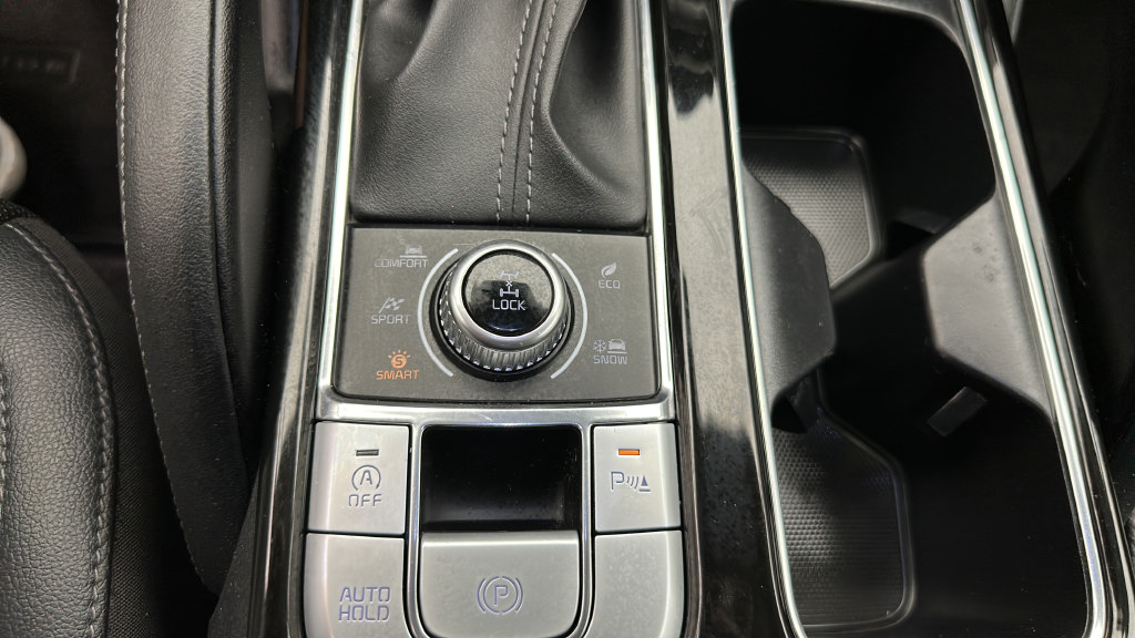 Used 2024 Kia Telluride EX w/ EX Captain's Chair Package AWD/4WD image 23