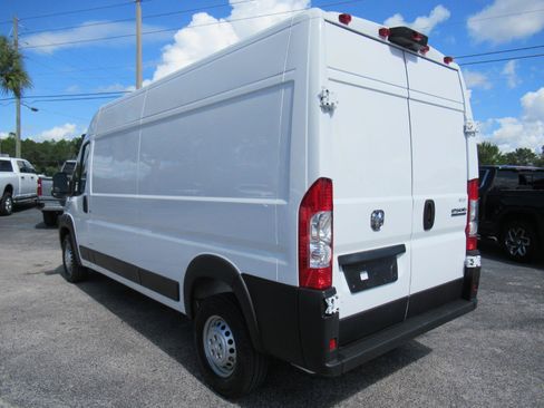 Used 2026 RAM ProMaster 2500 w/ Convenience Group FWD image 8