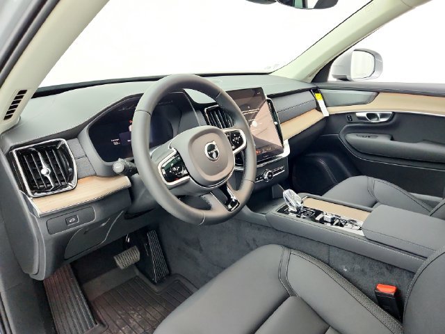 New 2026 Volvo XC90 B6 Plus w/ Protection Package Premier AWD/4WD image 20