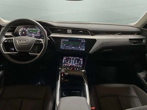 Used 2024 Audi Q8 e-tron Premium Plus w/ Premium Plus Package image 12