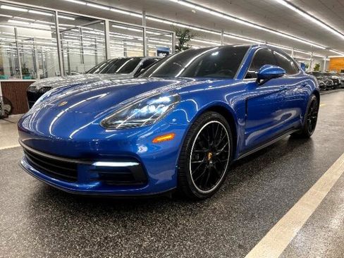 Used 2017 Porsche Panamera image 1