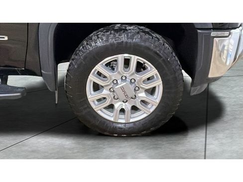 Used 2024 GMC Sierra 2500 SLT image 19