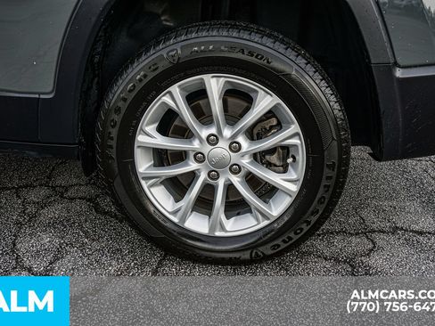 Used 2022 Jeep Cherokee Latitude Lux w/ Sun & Sound Group AWD/4WD image 15