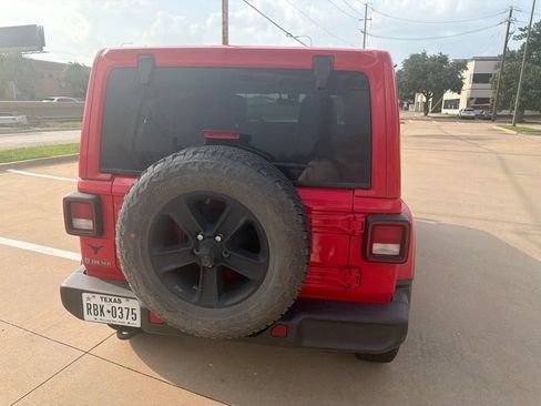 Used 2021 Jeep Wrangler Unlimited Sahara AWD/4WD image 14