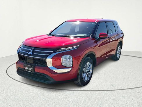 New 2026 Mitsubishi Outlander ES image 1